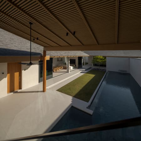Baan Tectonix House